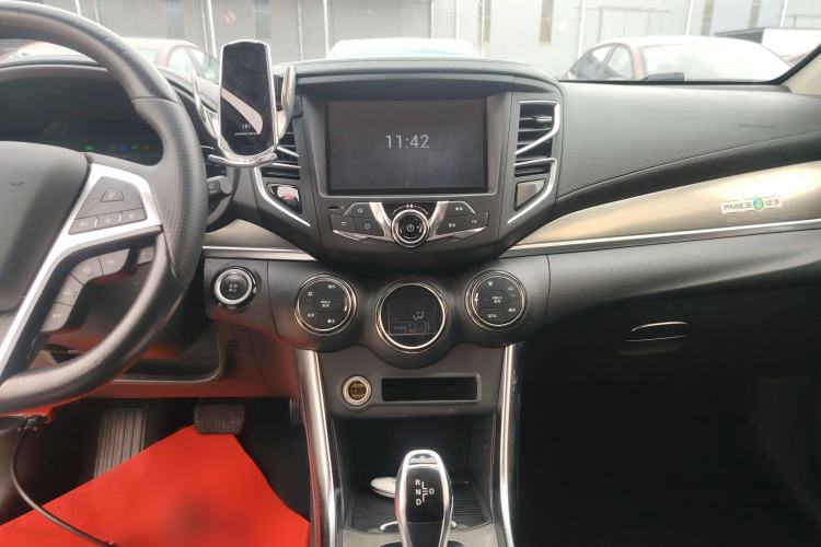 Used BYD Song New Energy 2017 Song DM 1.5TID All-Wheel Drive Luxury Model Audio And AC Panel