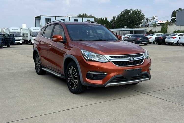 Used BYD Song New Energy 2017 Song DM 1.5TID All-Wheel Drive Luxury Model Exterior 4