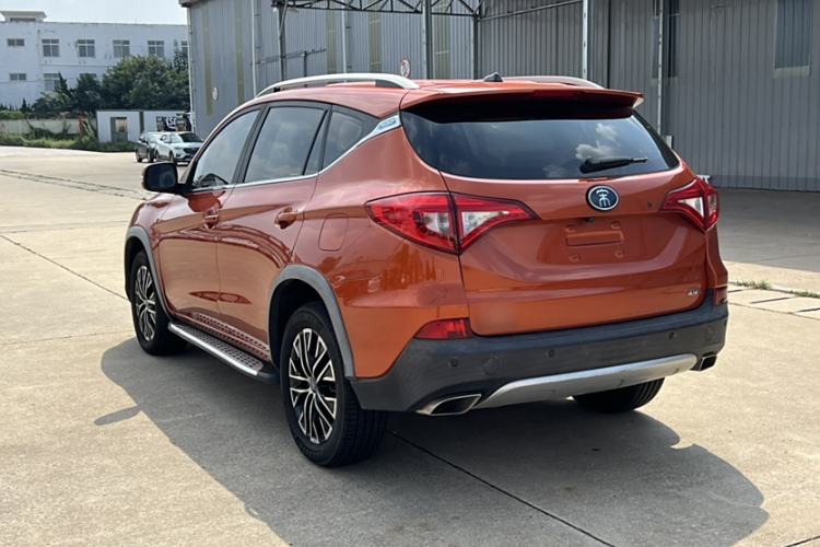 Used BYD Song New Energy 2017 Song DM 1.5TID All-Wheel Drive Luxury Model Exterior 5