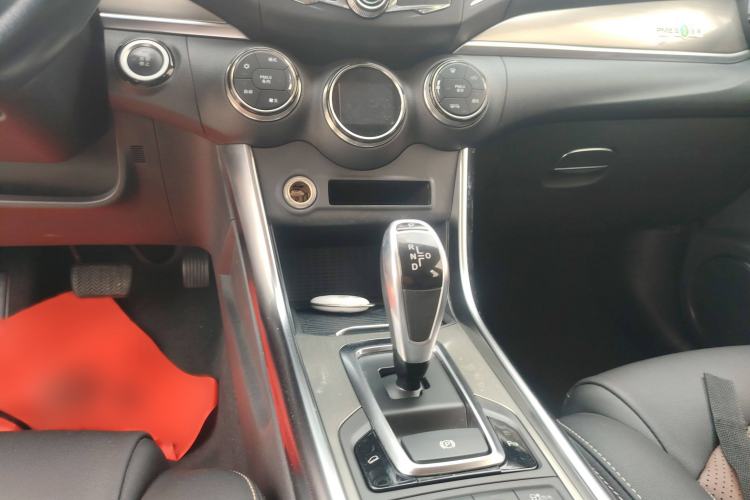 Used BYD Song New Energy 2017 Song DM 1.5TID All-Wheel Drive Luxury Model Gear Lever