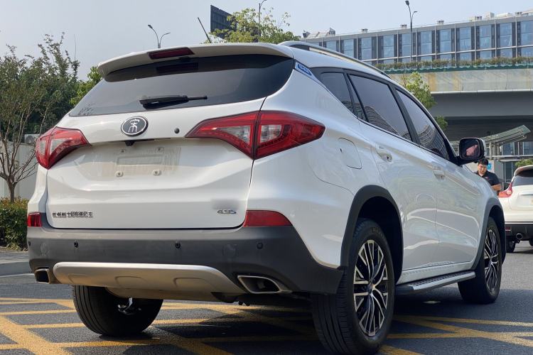 Used BYD Song New Energy 2017 Song DM 1.5TID All-Wheel Drive Prestige Model Exterior 4