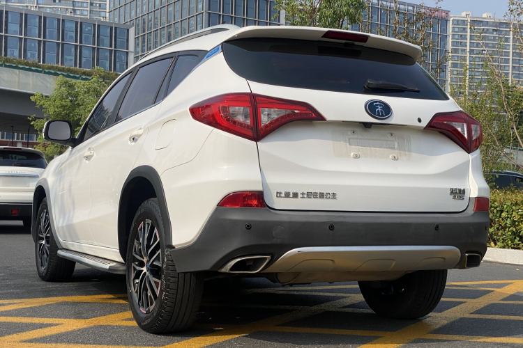 Used BYD Song New Energy 2017 Song DM 1.5TID All-Wheel Drive Prestige Model Exterior 5