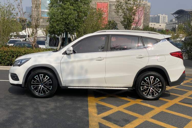 Used BYD Song New Energy 2017 Song DM 1.5TID All-Wheel Drive Prestige Model Exterior 6