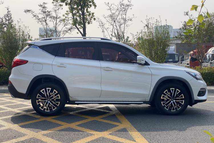Used BYD Song New Energy 2017 Song DM 1.5TID All-Wheel Drive Prestige Model Exterior 7