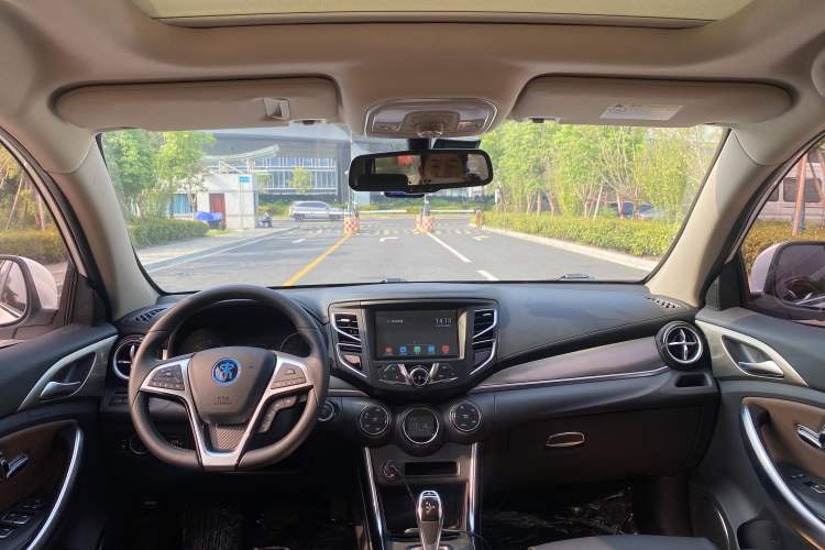 Used BYD Song New Energy 2017 Song DM 1.5TID All-Wheel Drive Prestige Model Headliner