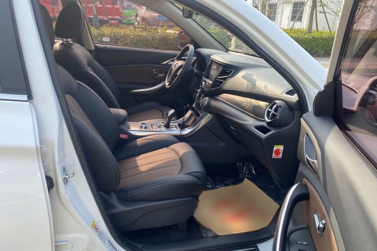 Used BYD Song New Energy 2017 Song DM 1.5TID All-Wheel Drive Prestige Model Interior 2