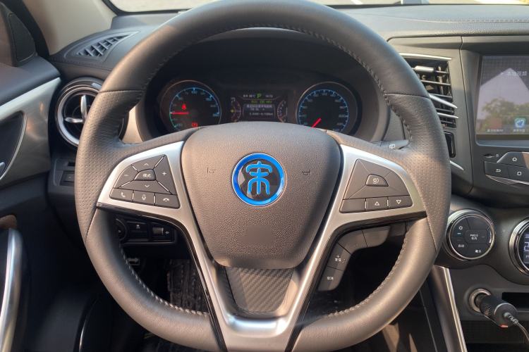 Used BYD Song New Energy 2017 Song DM 1.5TID All-Wheel Drive Prestige Model Steering Wheel