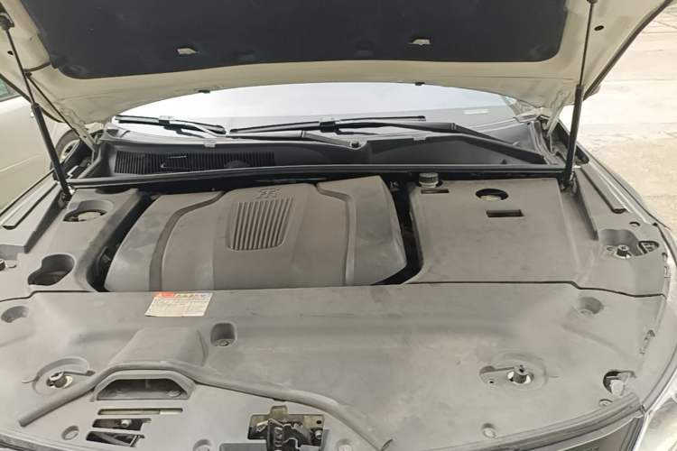Used BYD Song New Energy 2017 Song DM 1.5TID All-Wheel Drive Luxury Model Engine Bay
