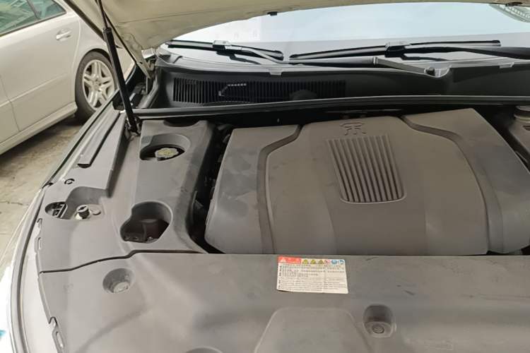 Used BYD Song New Energy 2017 Song DM 1.5TID All-Wheel Drive Luxury Model Engine Bay Right