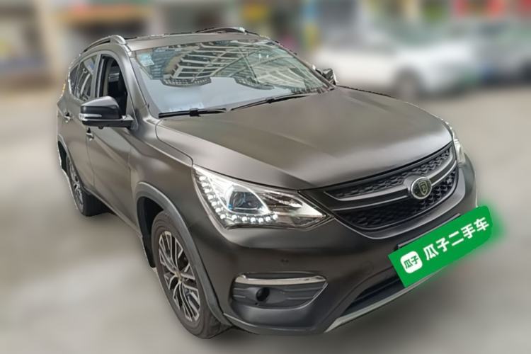 Used BYD Song New Energy 2017 Song DM 1.5TID All-Wheel Drive Luxury Model Front Right 45 Deg