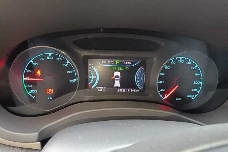 Used BYD Song New Energy 2017 Song DM 1.5TID All-Wheel Drive Luxury Model Instrument Cluster