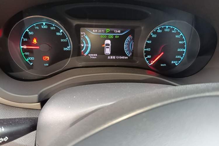 Used BYD Song New Energy 2017 Song DM 1.5TID All-Wheel Drive Luxury Model Odometer Close Up