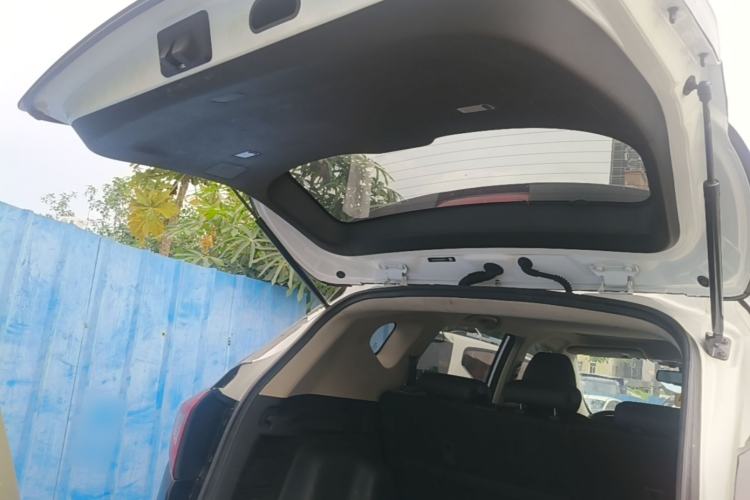 Used BYD Song New Energy 2017 Song DM 1.5TID All-Wheel Drive Luxury Model Trunk