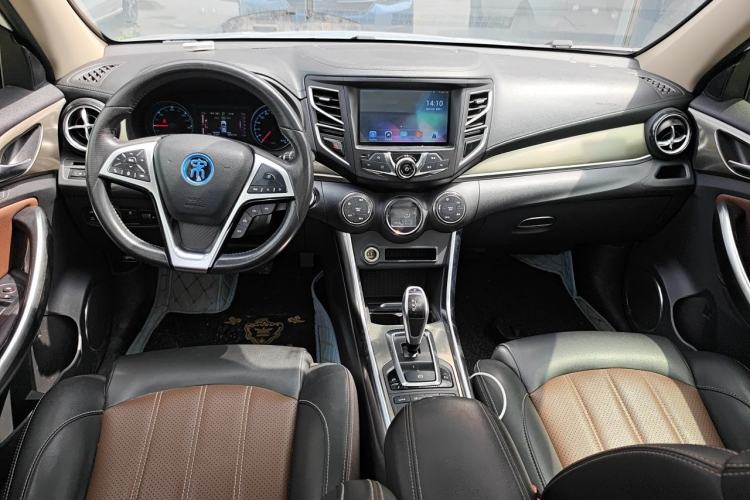 Used BYD Song New Energy 2017 Song DM 1.5TID All-Wheel Drive Prestige Model Center Console
