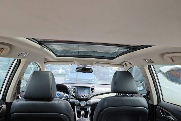 Used BYD Song New Energy 2017 Song DM 1.5TID All-Wheel Drive Prestige Model Headliner