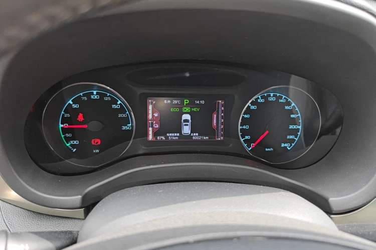 Used BYD Song New Energy 2017 Song DM 1.5TID All-Wheel Drive Prestige Model Instrument Cluster