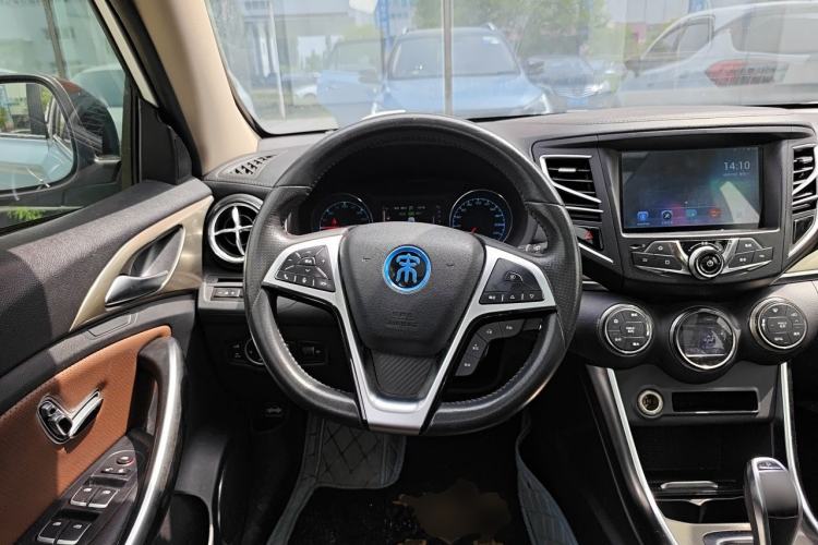 Used BYD Song New Energy 2017 Song DM 1.5TID All-Wheel Drive Prestige Model Steering Wheel