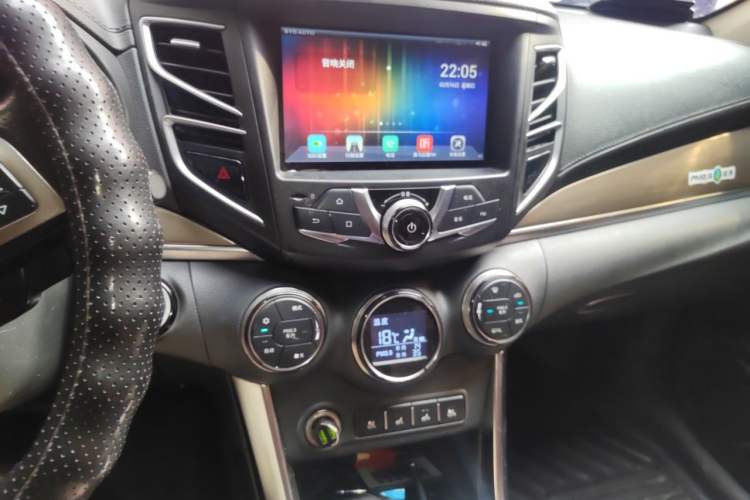 Used BYD Song New Energy 2017 Song DM 1.5TID All-Wheel Drive Luxury Model Audio And AC Panel