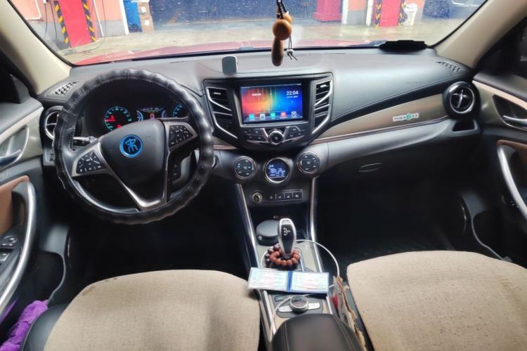 Used BYD Song New Energy 2017 Song DM 1.5TID All-Wheel Drive Luxury Model Center Console