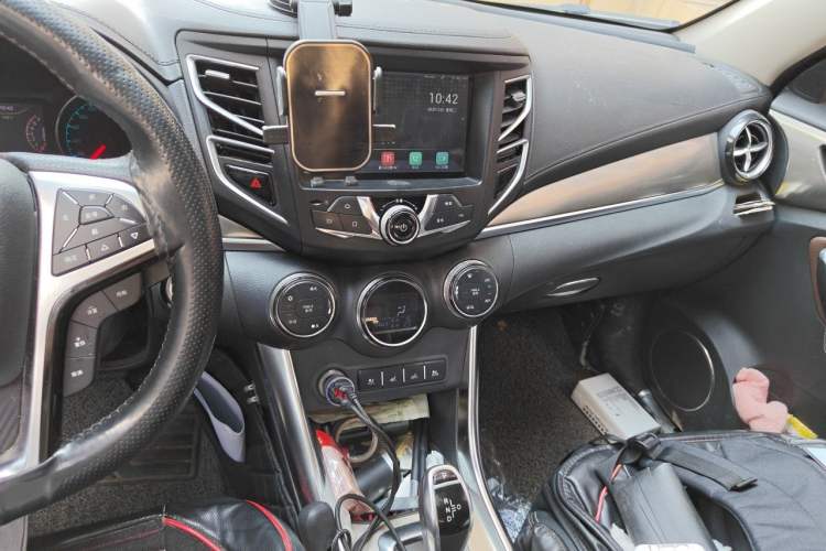 Used BYD Song New Energy 2017 Song DM 1.5TID All-Wheel Drive Luxury Model Audio And AC Panel