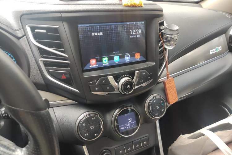 Used BYD Song New Energy 2017 Song EV300 Prestige Model Audio And AC Panel