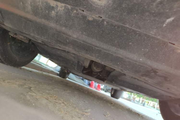 Used BYD Song New Energy 2017 Song DM 1.5TID All-Wheel Drive Luxury Model Chassis Front