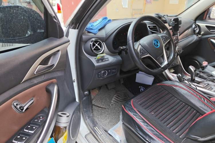 Used BYD Song New Energy 2017 Song DM 1.5TID All-Wheel Drive Luxury Model Driver Seat