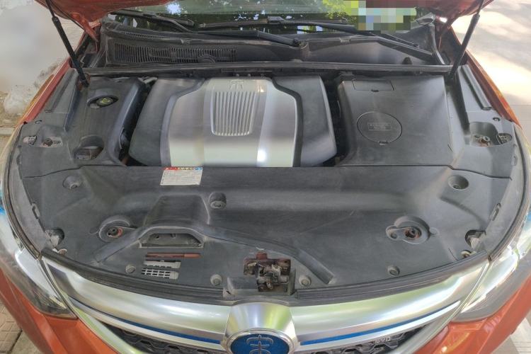 Used BYD Song New Energy 2017 Song DM 1.5TID All-Wheel Drive Luxury Model Engine Bay