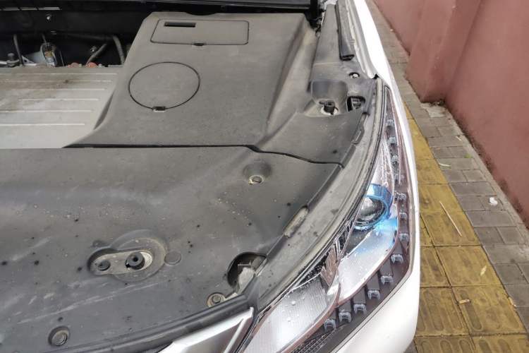 Used BYD Song New Energy 2017 Song EV300 Prestige Model Engine Bay Left