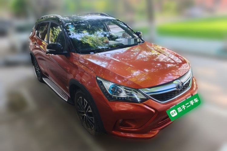 Used BYD Song New Energy 2017 Song DM 1.5TID All-Wheel Drive Luxury Model Front Right 45 Deg