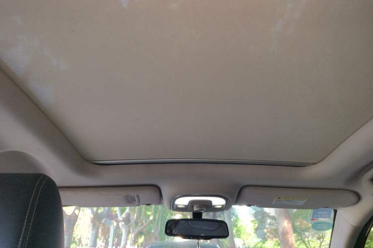 Used BYD Song New Energy 2017 Song DM 1.5TID All-Wheel Drive Luxury Model Headliner