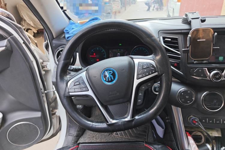 Used BYD Song New Energy 2017 Song DM 1.5TID All-Wheel Drive Luxury Model Steering Wheel