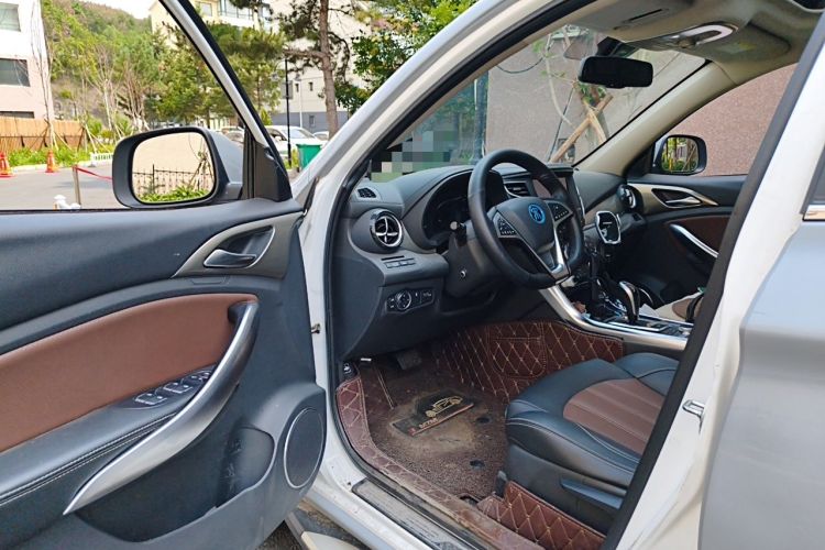 Used BYD Song New Energy 2017 Song DM 1.5TID All-Wheel Drive Luxury Model Driver Seat