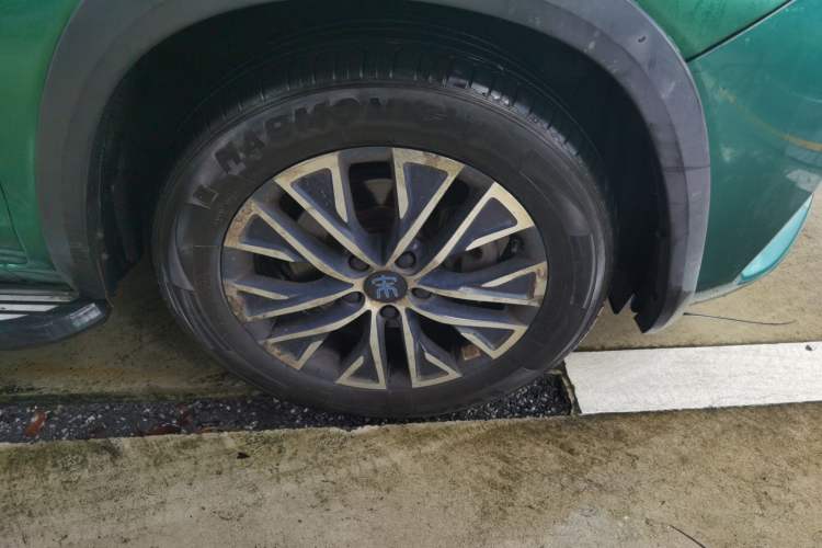 Used BYD Song New Energy 2017 Song DM 1.5TID All-Wheel Drive Prestige Model Right Front Wheel Hub