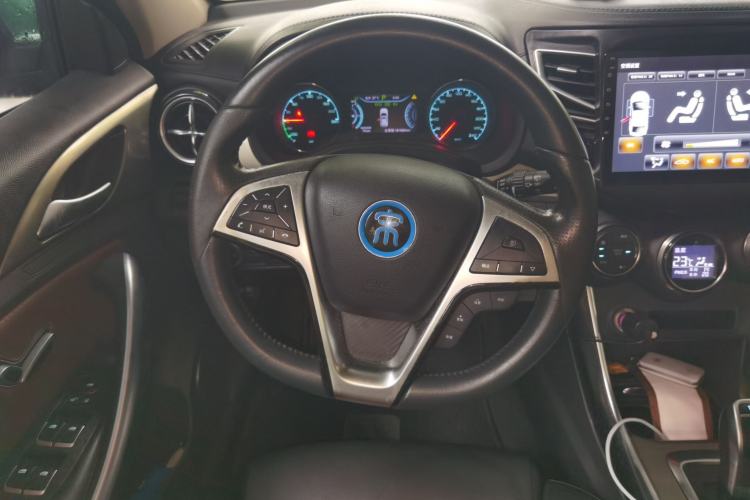 Used BYD Song New Energy 2017 Song DM 1.5TID All-Wheel Drive Prestige Model Steering Wheel
