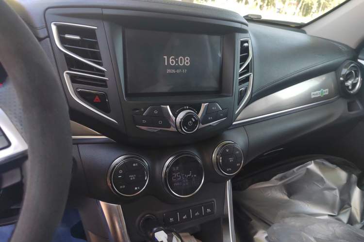 Used BYD Song New Energy 2017 Song EV300 Prestige Model Audio And AC Panel