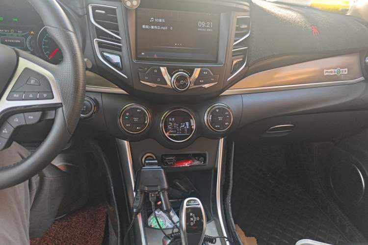 Used BYD Song New Energy 2017 Song DM 1.5TID All-Wheel Drive Luxury Model Audio And AC Panel