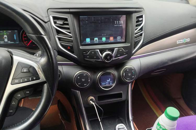 Used BYD Song New Energy 2017 Song DM 1.5TID All-Wheel Drive Luxury Model Audio And AC Panel