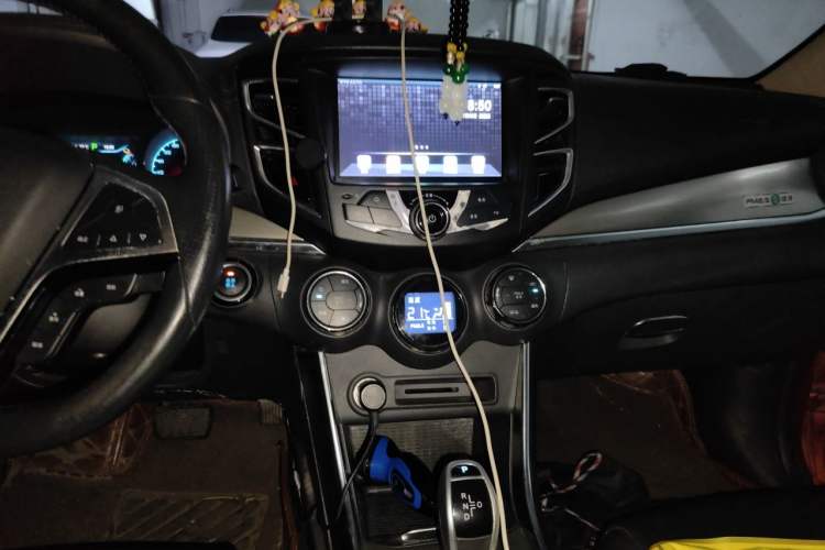 Used BYD Song New Energy 2017 Song DM 1.5TID All-Wheel Drive Prestige Model Audio And AC Panel