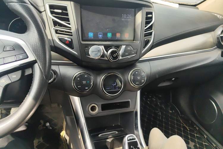 Used BYD Song New Energy 2017 Song DM 1.5TID All-Wheel Drive Luxury Model Audio And AC Panel