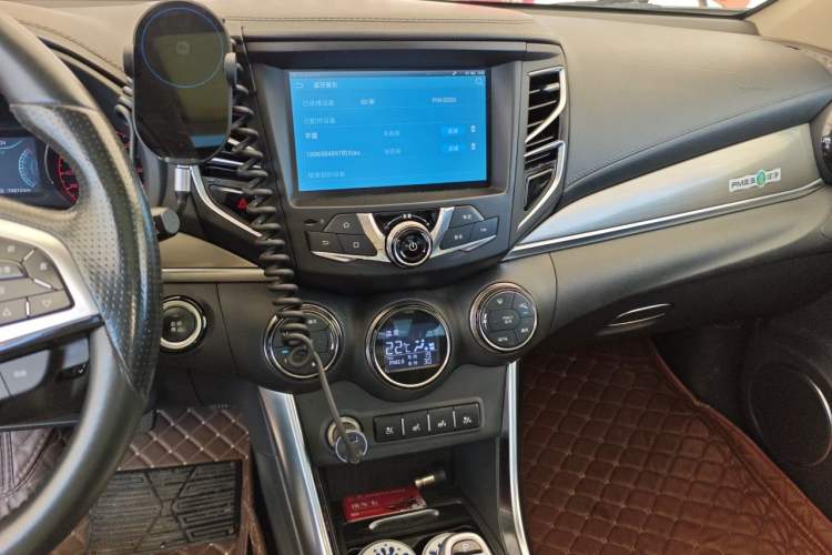 Used BYD Song New Energy 2017 Song DM 1.5TID All-Wheel Drive Luxury Model Audio And AC Panel