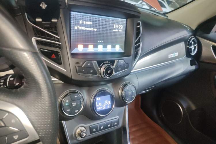 Used BYD Song New Energy 2017 Song DM 1.5TID All-Wheel Drive Luxury Model Audio And AC Panel