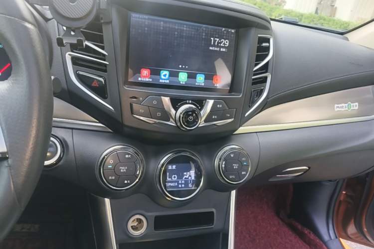 Used BYD Song New Energy 2017 Song DM 1.5TID All-Wheel Drive Luxury Model Audio And AC Panel