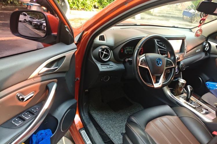 Used BYD Song New Energy 2017 Song DM 1.5TID All-Wheel Drive Prestige Model Driver Seat