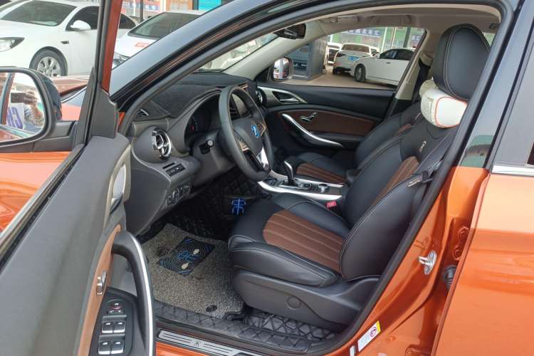 Used BYD Song New Energy 2017 Song DM 1.5TID All-Wheel Drive Luxury Model Driver Seat