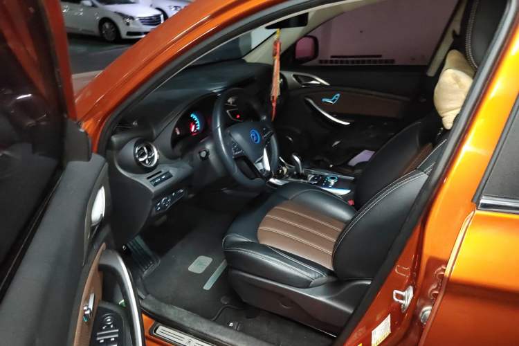 Used BYD Song New Energy 2017 Song DM 1.5TID All-Wheel Drive Prestige Model Driver Seat