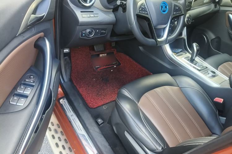 Used BYD Song New Energy 2017 Song DM 1.5TID All-Wheel Drive Luxury Model Driver Seat