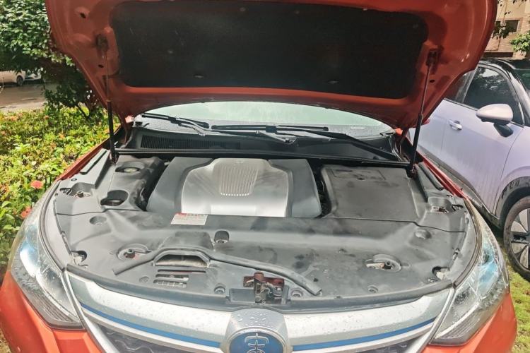 Used BYD Song New Energy 2017 Song DM 1.5TID All-Wheel Drive Luxury Model Engine Bay