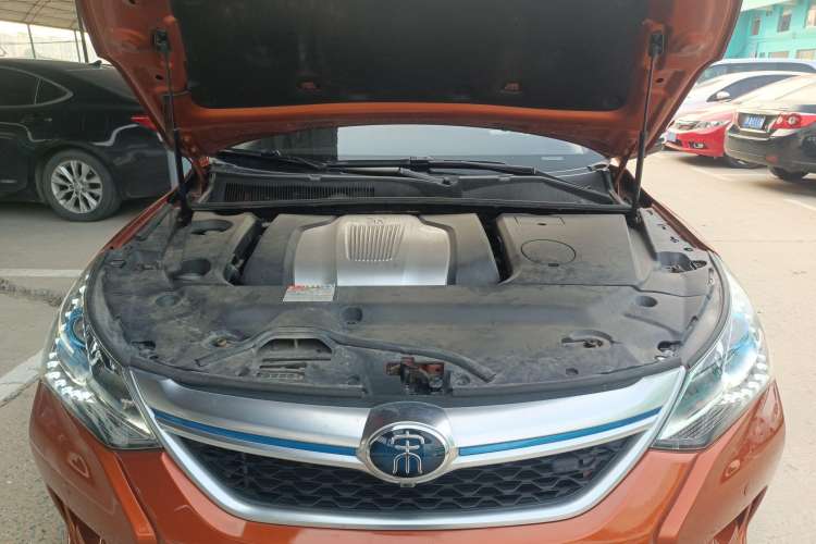 Used BYD Song New Energy 2017 Song DM 1.5TID All-Wheel Drive Luxury Model Engine Bay