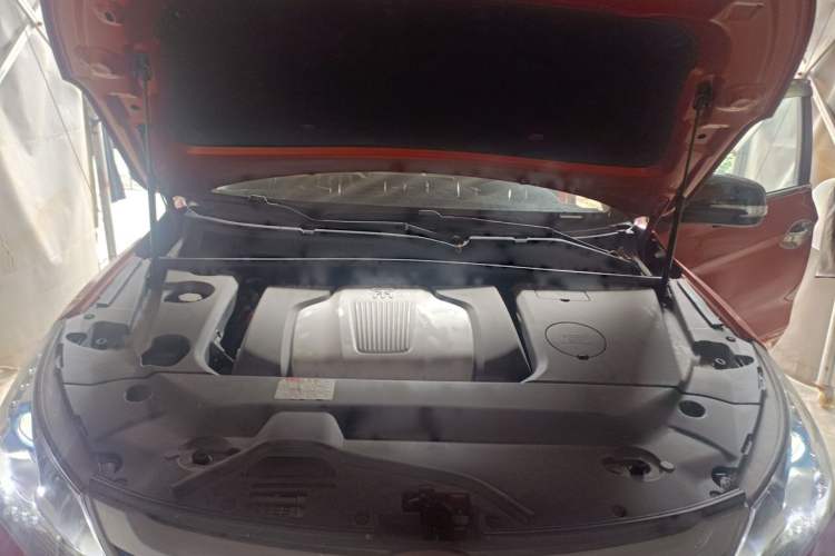 Used BYD Song New Energy 2017 Song DM 1.5TID All-Wheel Drive Luxury Model Engine Bay